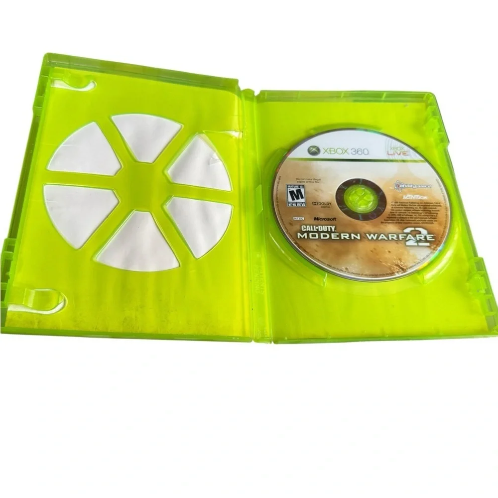 Call of Duty: Modern Warfare 2 for Xbox 360 - Green Case by Infinity Ward